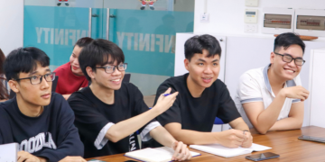 CEO gặp gỡ nhân sự mới tại CEO Talk 2024