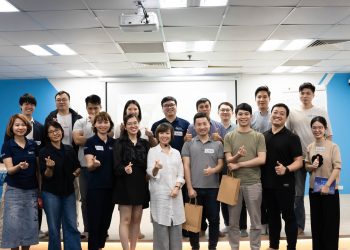 Trau dồi kỹ năng đưa phản hồi trong hội thoại cùng C Sharing 03