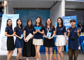 Kaopiz đón hàng trăm sinh viên ghé thăm gian hàng tại UET Job Fair 2024 