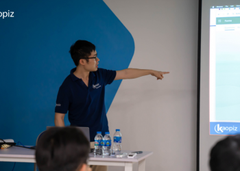 Phó Tổng giám đốc Kaopiz trực tiếp đứng lớp chia sẻ về ‘Xây dựng mối quan hệ với khách hàng”