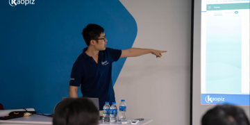 Phó Tổng giám đốc Kaopiz trực tiếp đứng lớp chia sẻ về ‘Xây dựng mối quan hệ với khách hàng”