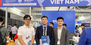 Đối tác quốc tế quan tâm tới sản phẩm Kaopiz tại sự kiện công nghệ hàng đầu châu Á