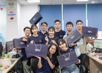 Tưng bừng nhận quà – sinh nhật 10 năm thật thăng hoa 