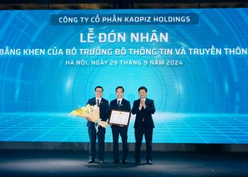 Kaopiz nhận bằng khen từ Bộ trưởng Bộ Thông tin & Truyền thông