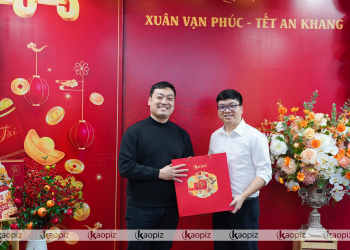 Người Kaopiz nô nức nhận quà Tết: “Quà Tết trao tay, yêu thương gắn kết” 