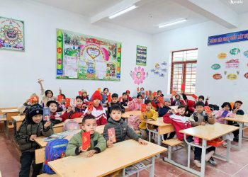 Học sinh bản Nà Thưa đón xuân mới tại lớp học do Kaopiz xây tặng