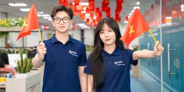 Hòa chung niềm vui 50 năm thống nhất đất nước