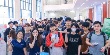 Hơn 200 sinh viên PTIT ghé gian hàng Kaopiz tại ngày hội tư vấn thực tập tốt nghiệp 2025